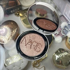 NARS heavenly light reflecting luminizing powder - Shimmering Pink Highlighter
